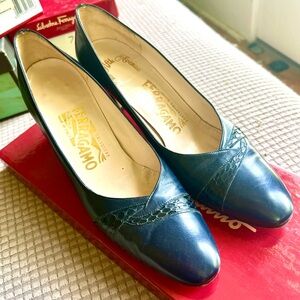 Ferragamo Navy heels. Excellent condition. Size 7 AAA